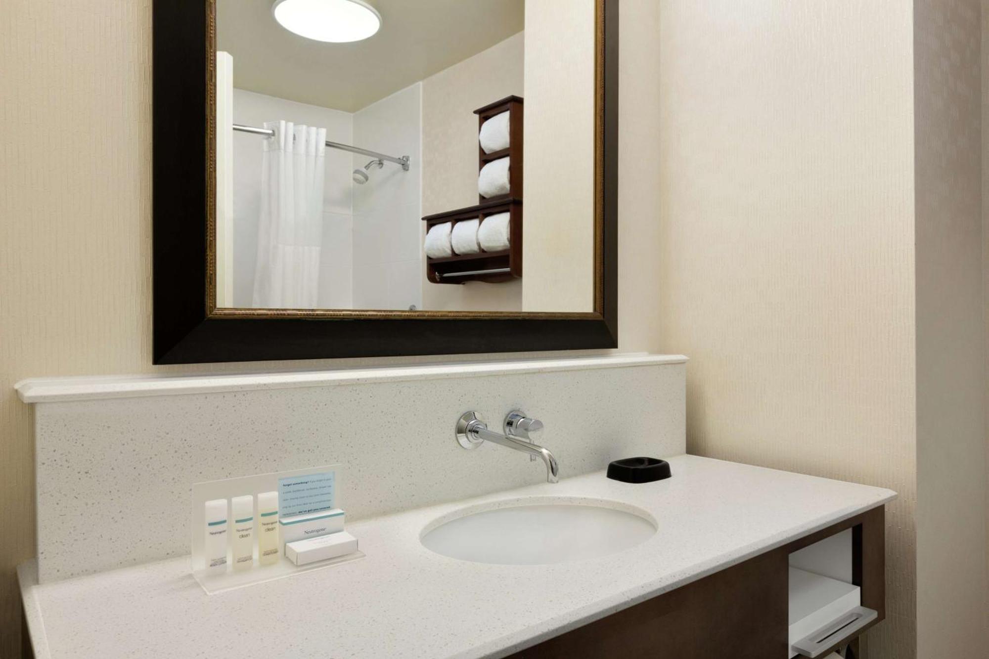 Hampton Inn Wichita Falls-Sikes Senter Mall Buitenkant foto