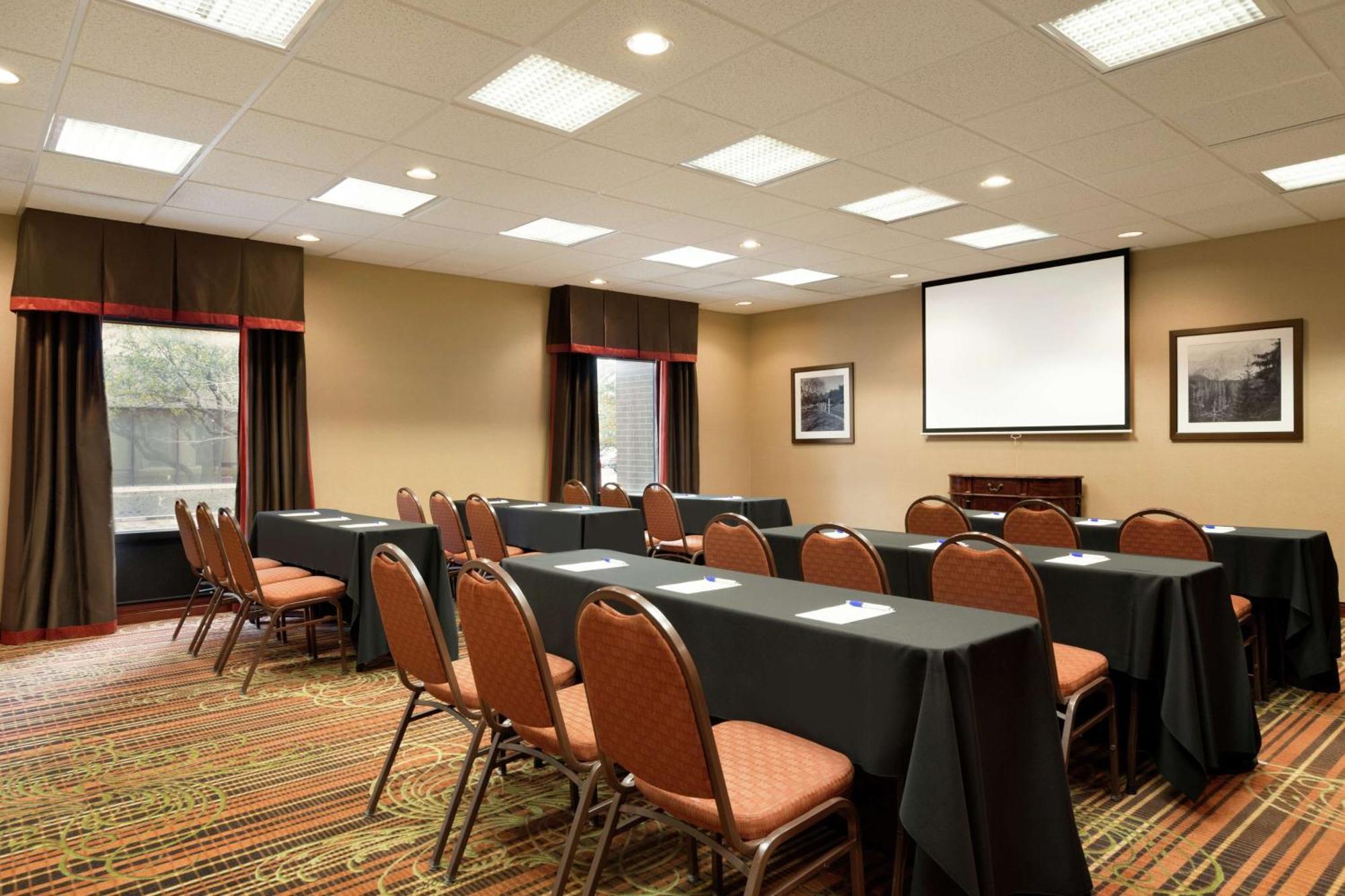 Hampton Inn Wichita Falls-Sikes Senter Mall Buitenkant foto