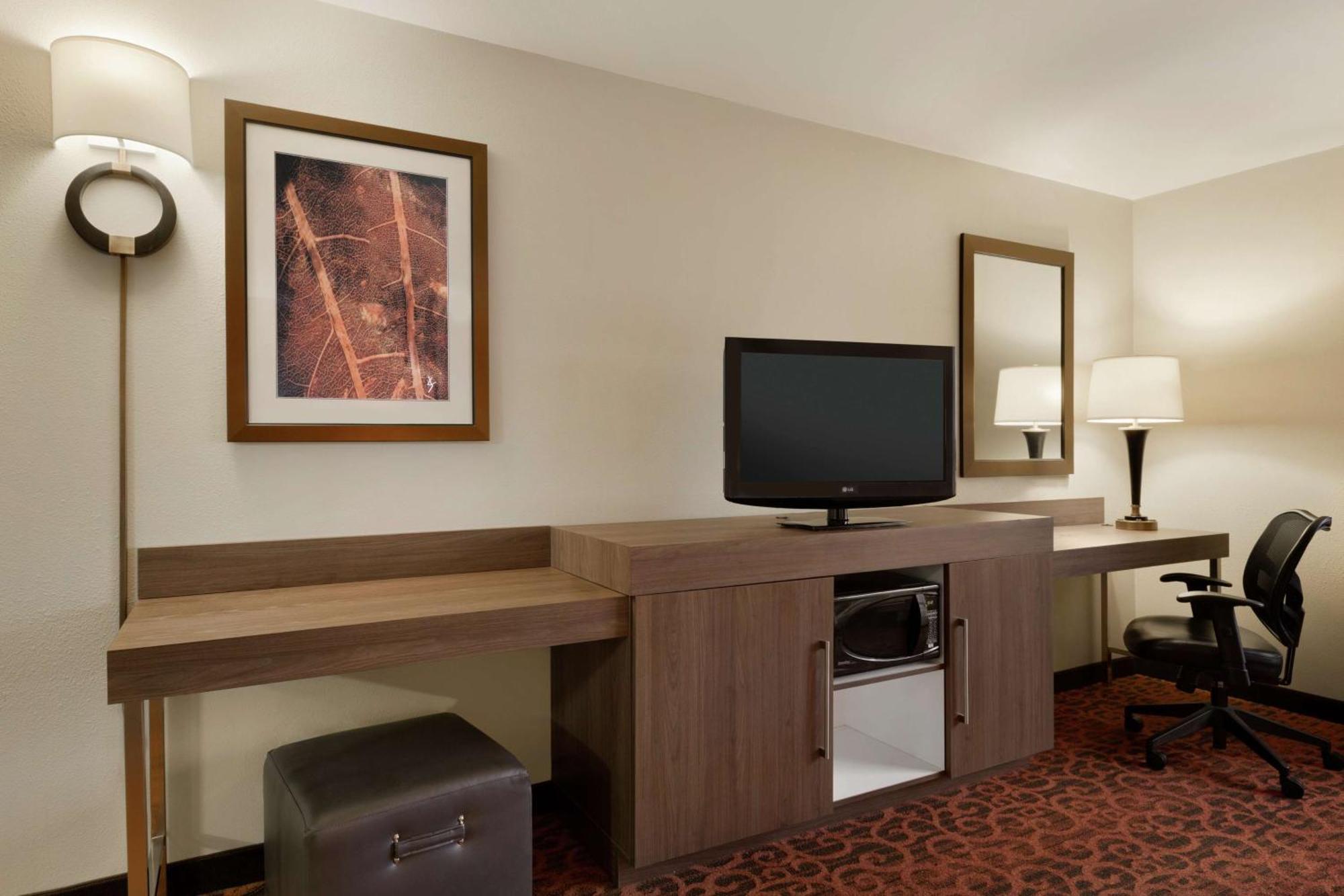 Hampton Inn Wichita Falls-Sikes Senter Mall Buitenkant foto