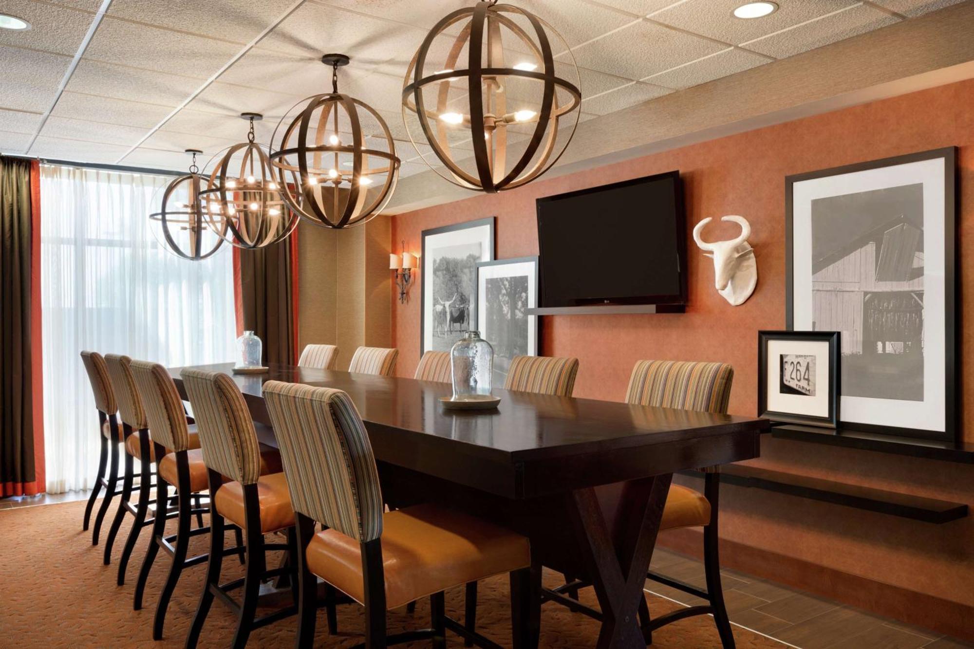 Hampton Inn Wichita Falls-Sikes Senter Mall Buitenkant foto