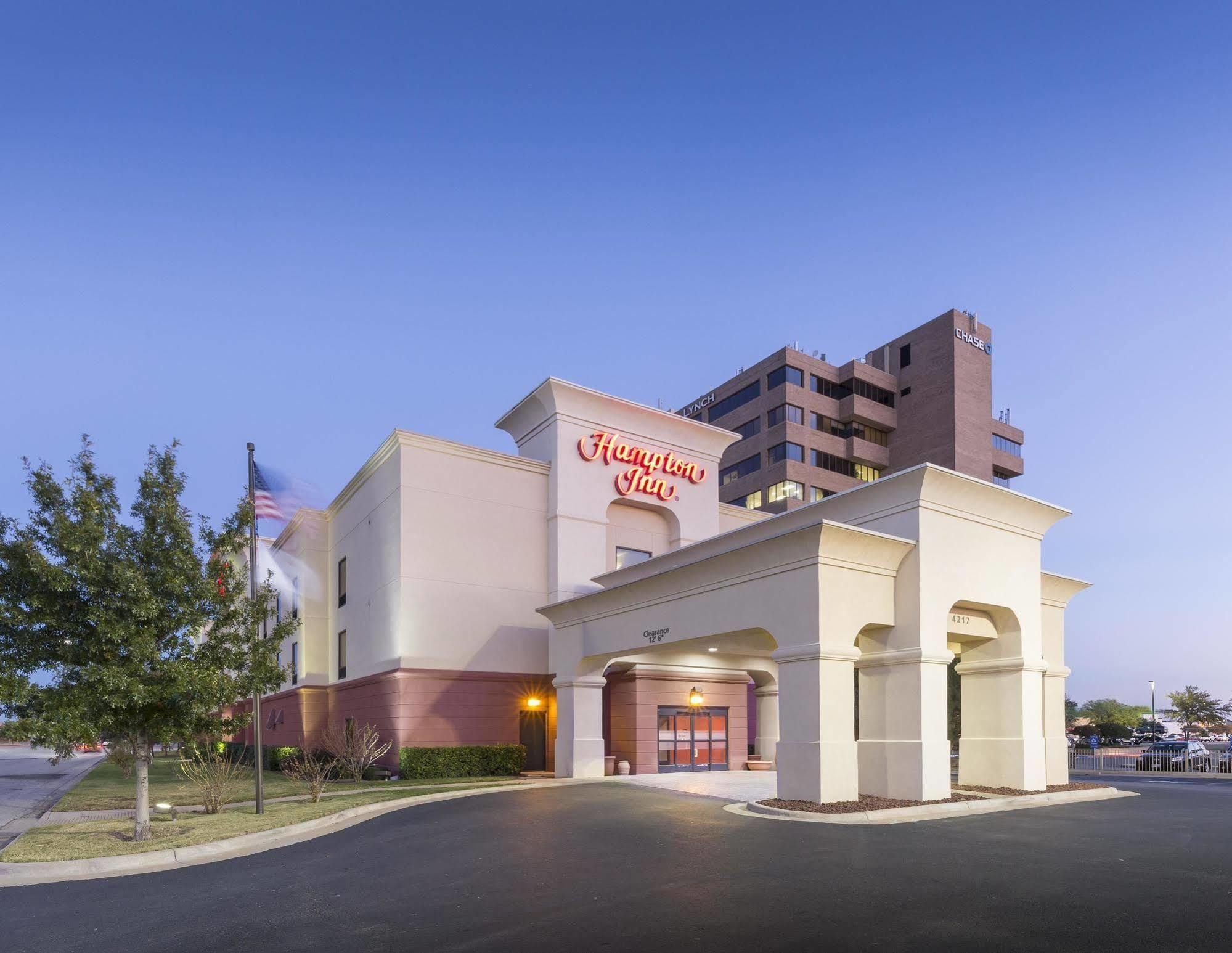 Hampton Inn Wichita Falls-Sikes Senter Mall Buitenkant foto