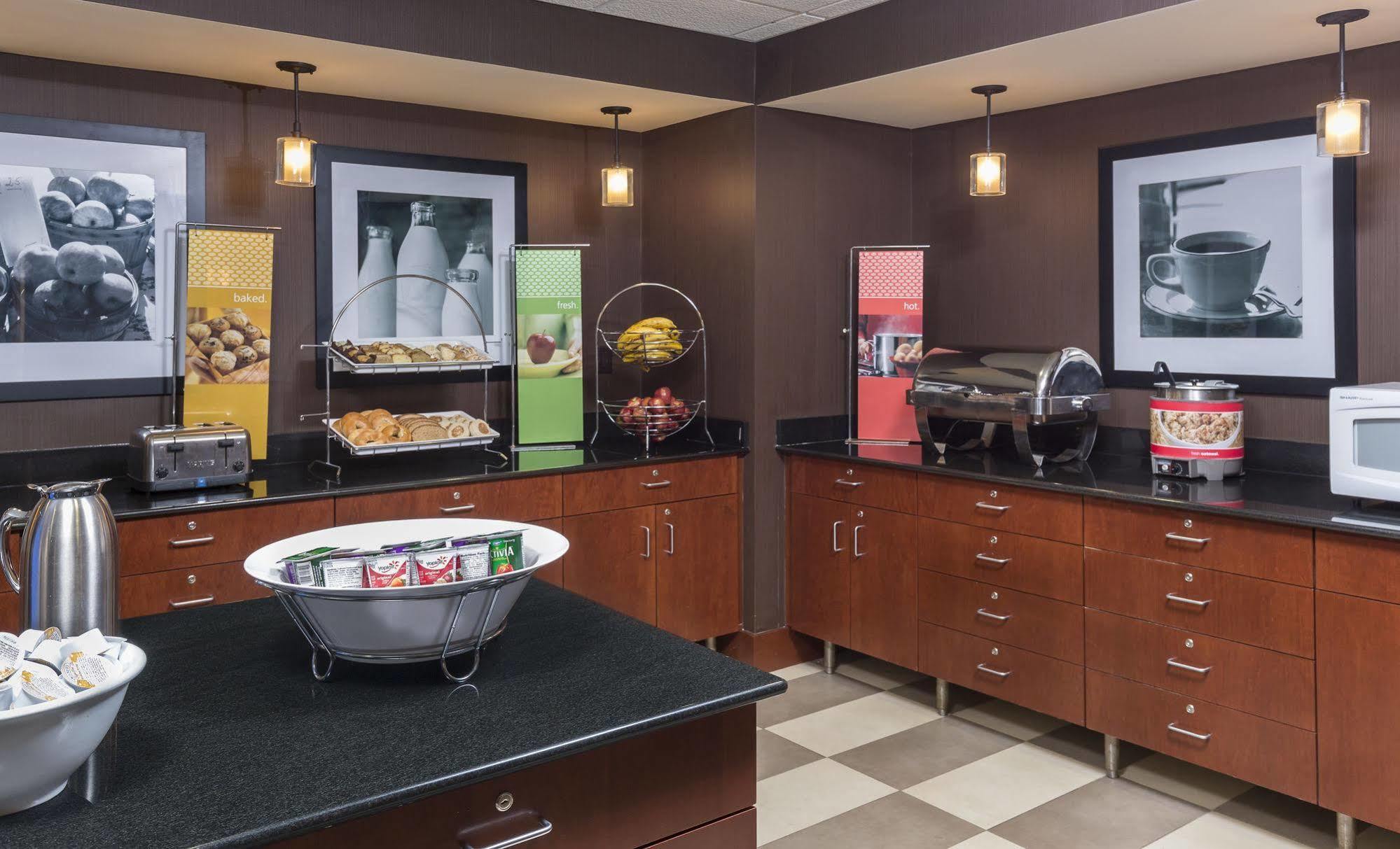 Hampton Inn Wichita Falls-Sikes Senter Mall Buitenkant foto