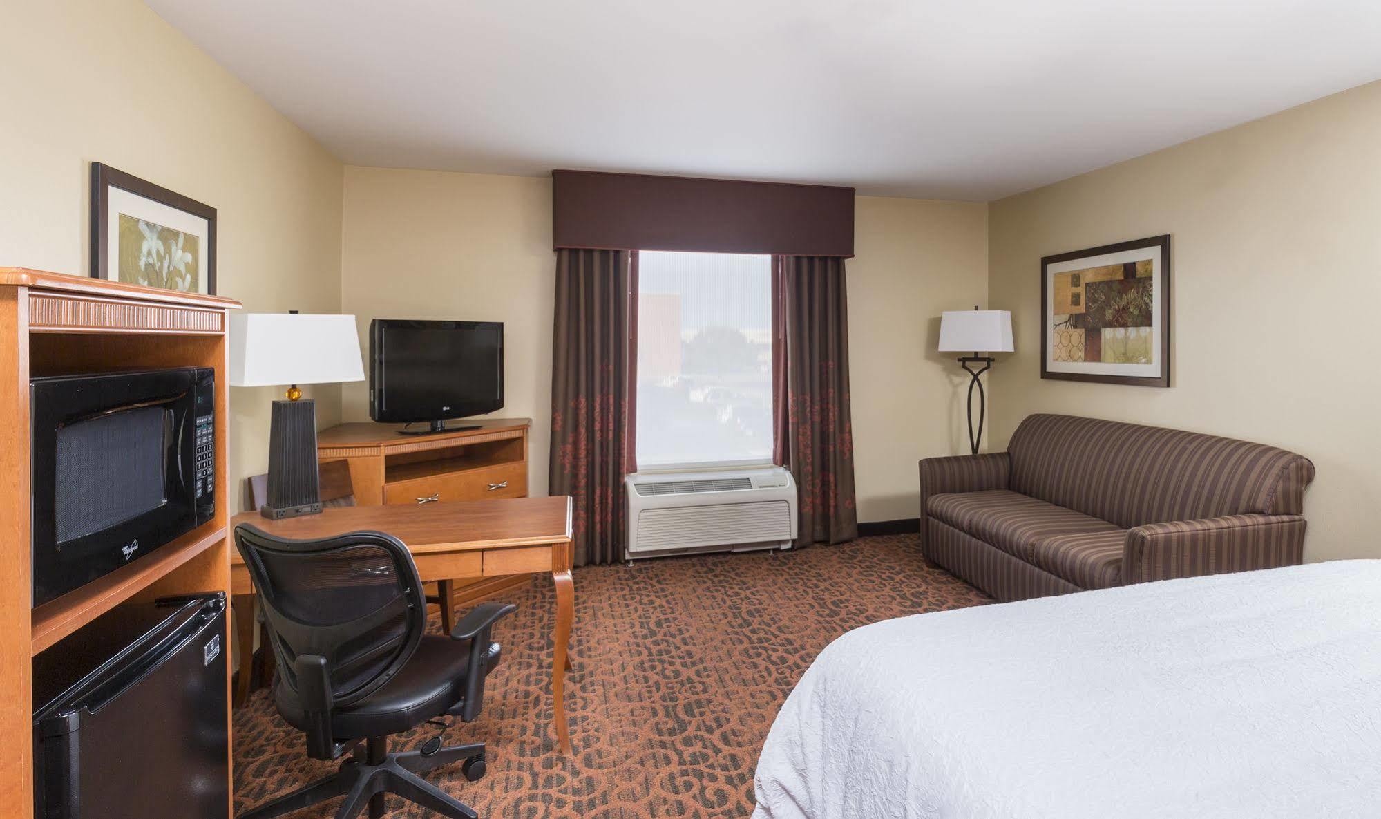 Hampton Inn Wichita Falls-Sikes Senter Mall Buitenkant foto