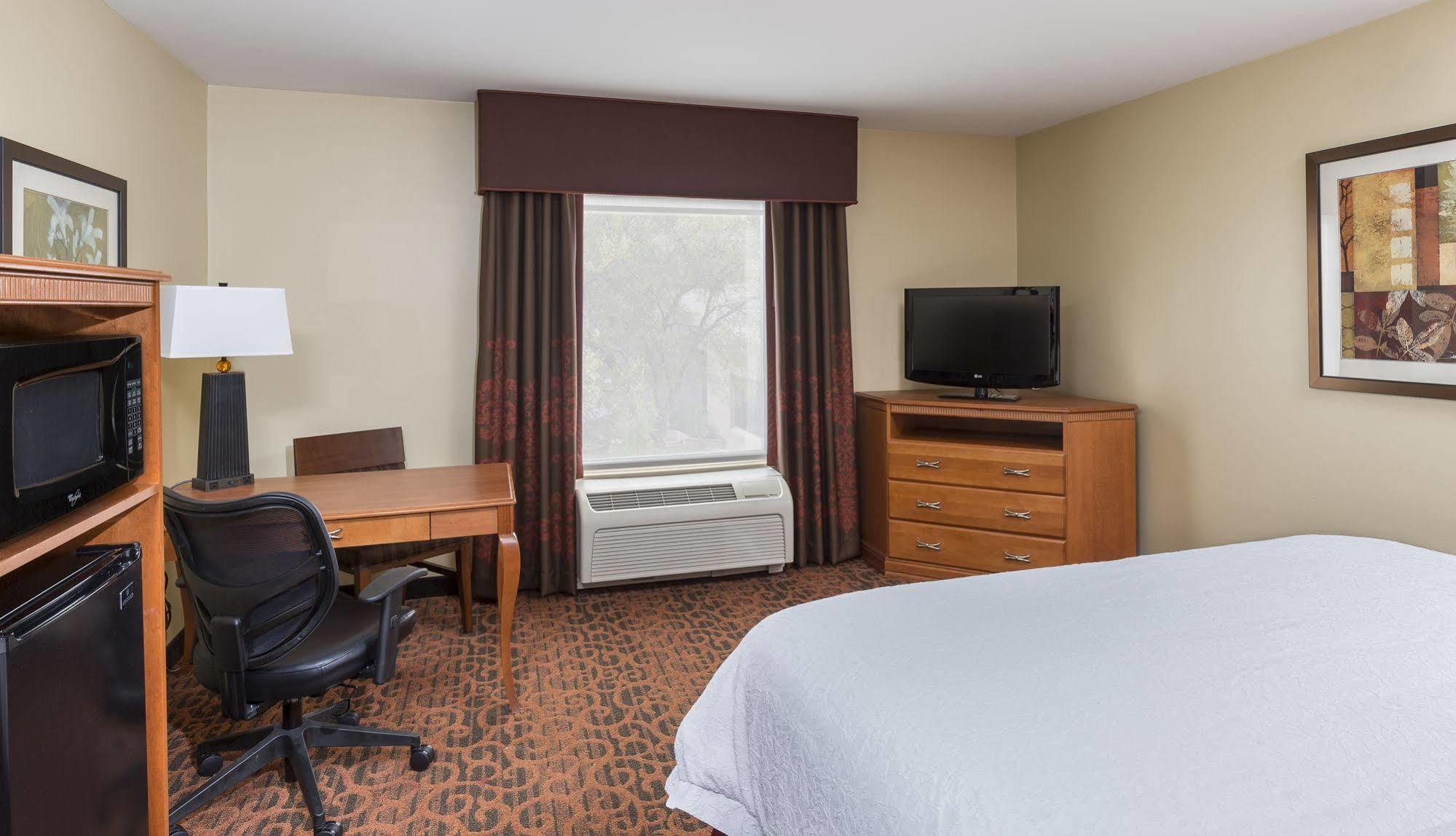 Hampton Inn Wichita Falls-Sikes Senter Mall Buitenkant foto